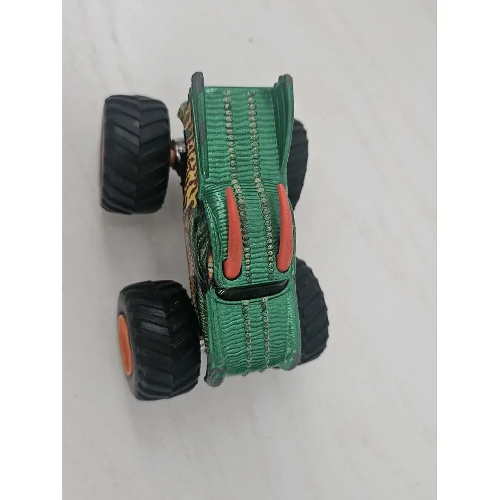 Hot Wheels‎ Monster Jam Truck Green Dragon Toy Car 1:64 Scale